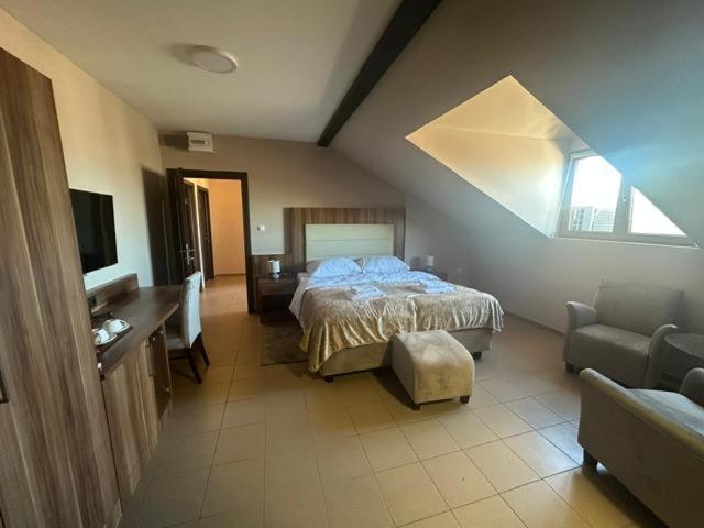 Jp Motel Mali Pariz Bor Kültér fotó