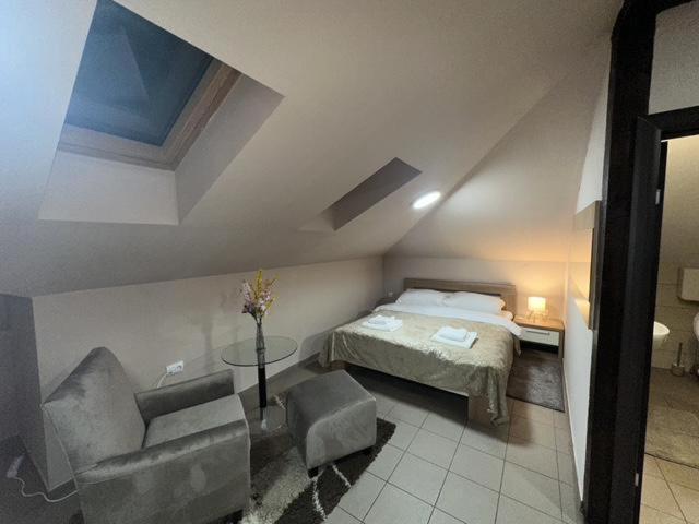 Jp Motel Mali Pariz Bor Kültér fotó