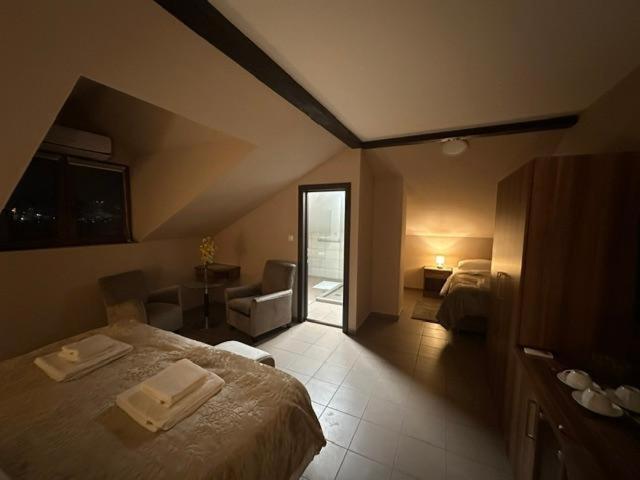 Jp Motel Mali Pariz Bor Kültér fotó