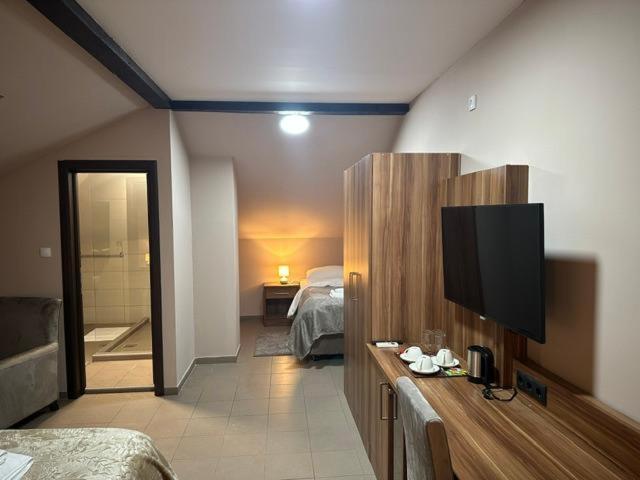 Jp Motel Mali Pariz Bor Kültér fotó