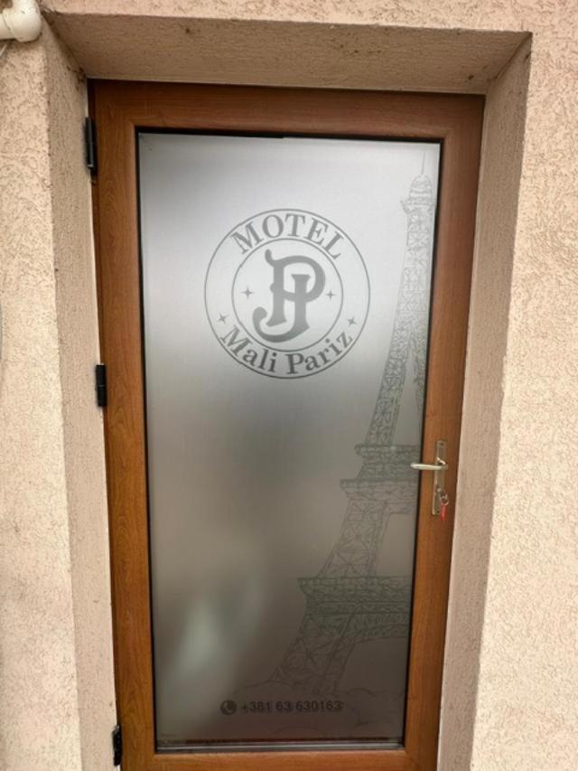 Jp Motel Mali Pariz Bor Kültér fotó